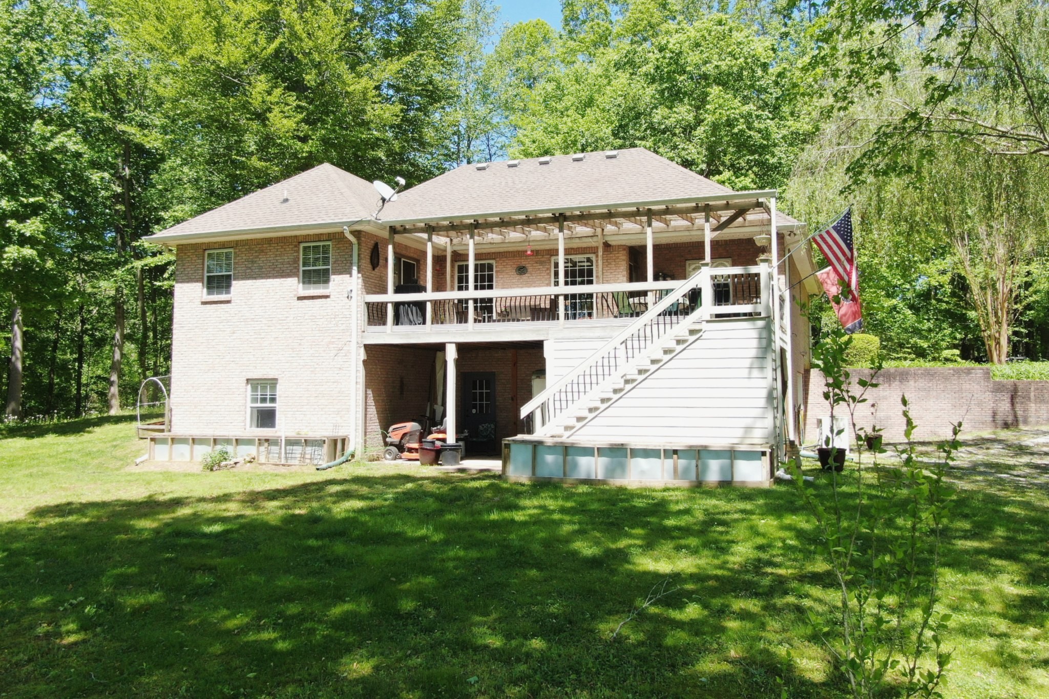 Country Home Situated on 8+ Secluded Acres in Middle TN